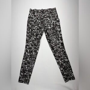 sku#166 Athleta Salutation Stash 7/8 Leggings Black Gray Print Pockets Size S